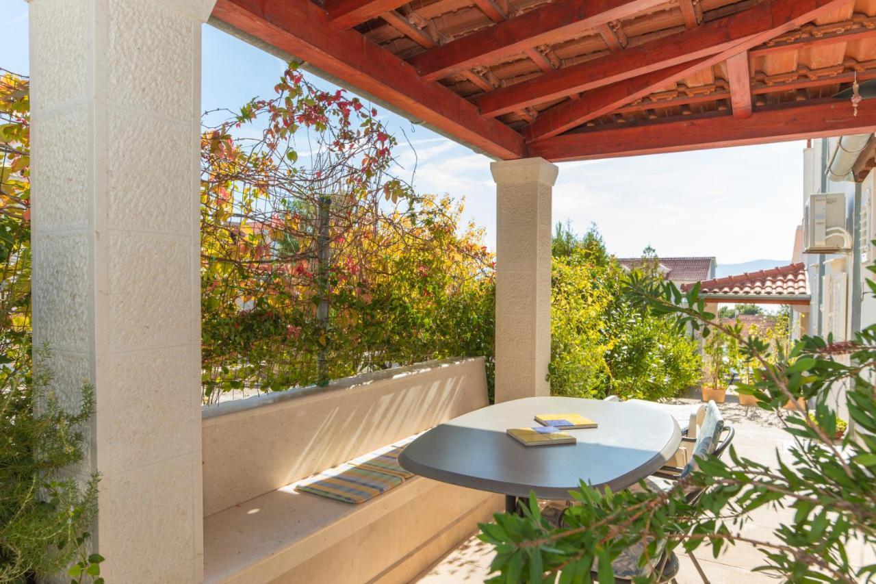Apartments Lux Bol Zewnętrze zdjęcie
