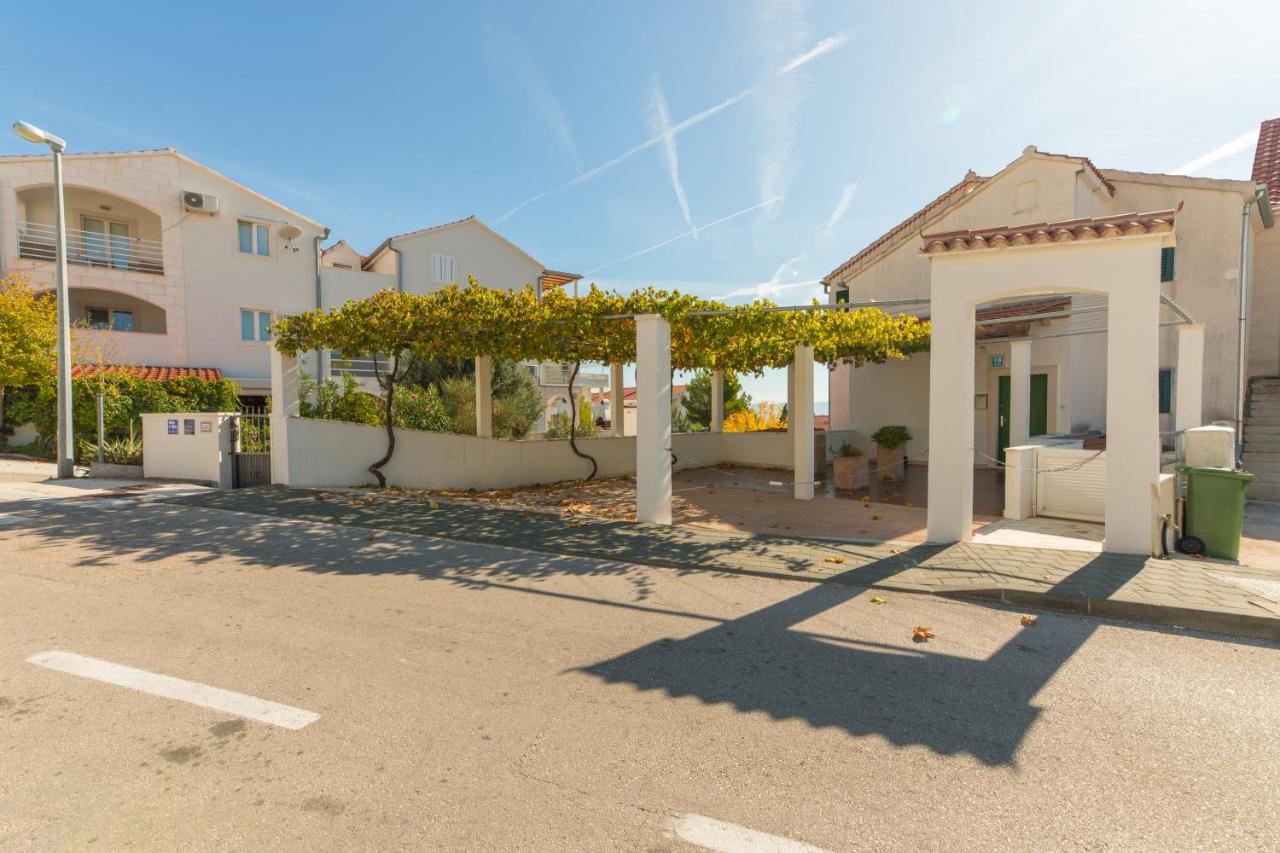 Apartments Lux Bol Zewnętrze zdjęcie