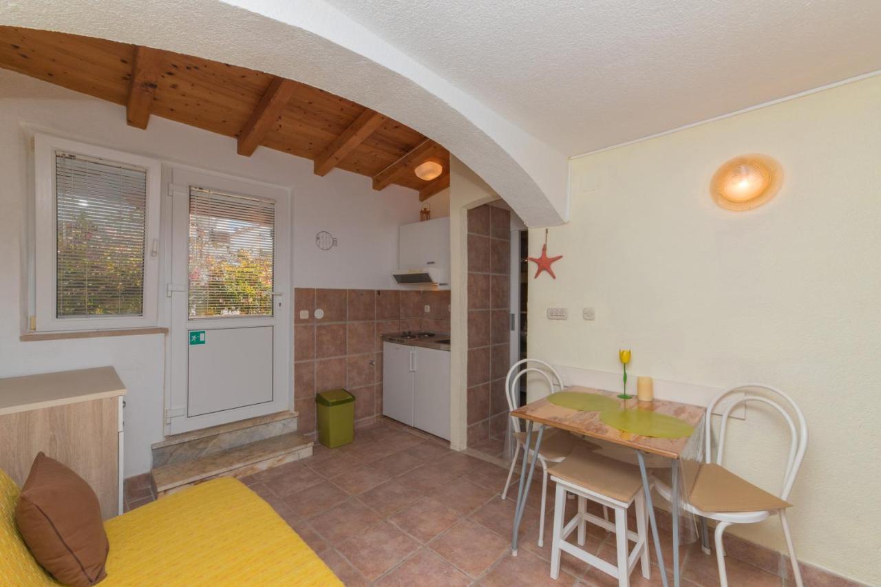 Apartments Lux Bol Zewnętrze zdjęcie